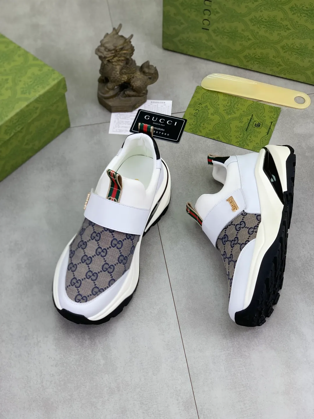 Men's Men's Shoes P440 💰[New Style] 🆘 The latest model from Gucci's official website🎁Classic casual and fashionable men's shoes👟Hot style💥The style is simple and elegant, exclusive for trendy men. Unique official website latest brand elements👑Gucci original decoration, fashionable and generous, the fabric is made of original soft calfskin➕Comfortable soft sheepskin lining ✅The official website specifies wear-resistant foam outsole_full of elasticity, classic model taken in real life🎬Color: 3️⃣colors available😍Number: 38-44
